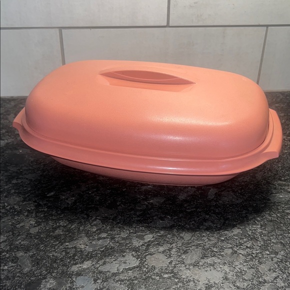 Vintage Tupperware microwave steamer.  Excellent like new condition - Picture 1 of 3